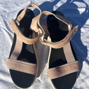 Hispanitas Joy is a Choice Platform Sandals